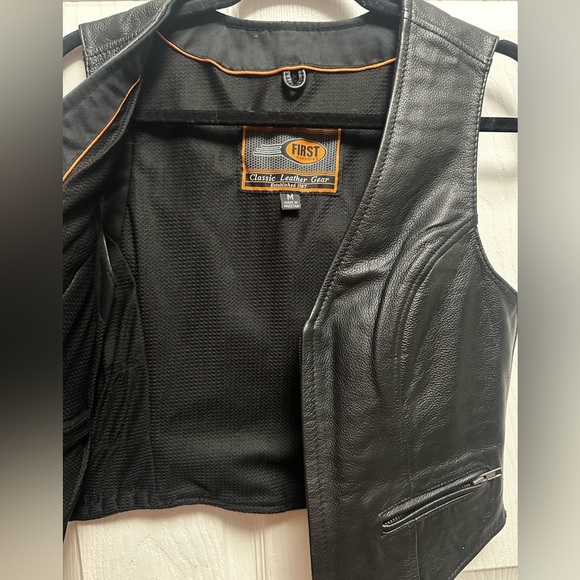 First Classics 100% Leather Vest Size Medium - Picture 2 of 10